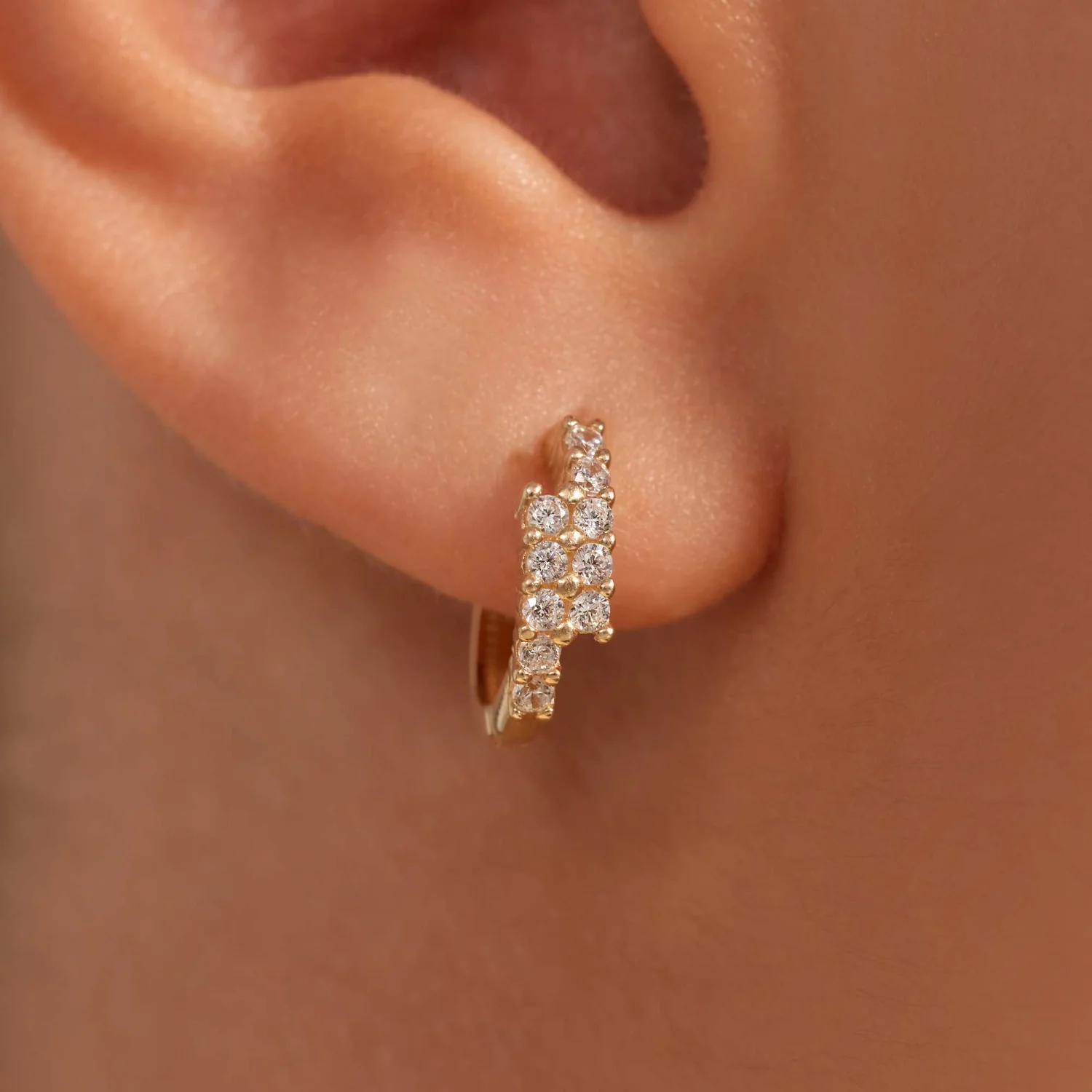 Beloro Jewels Monte Napoleone Joley 9 Karat Gold Creolen mit Zirkonia-Steinen (9,7 mm) BO360117 - Image 2