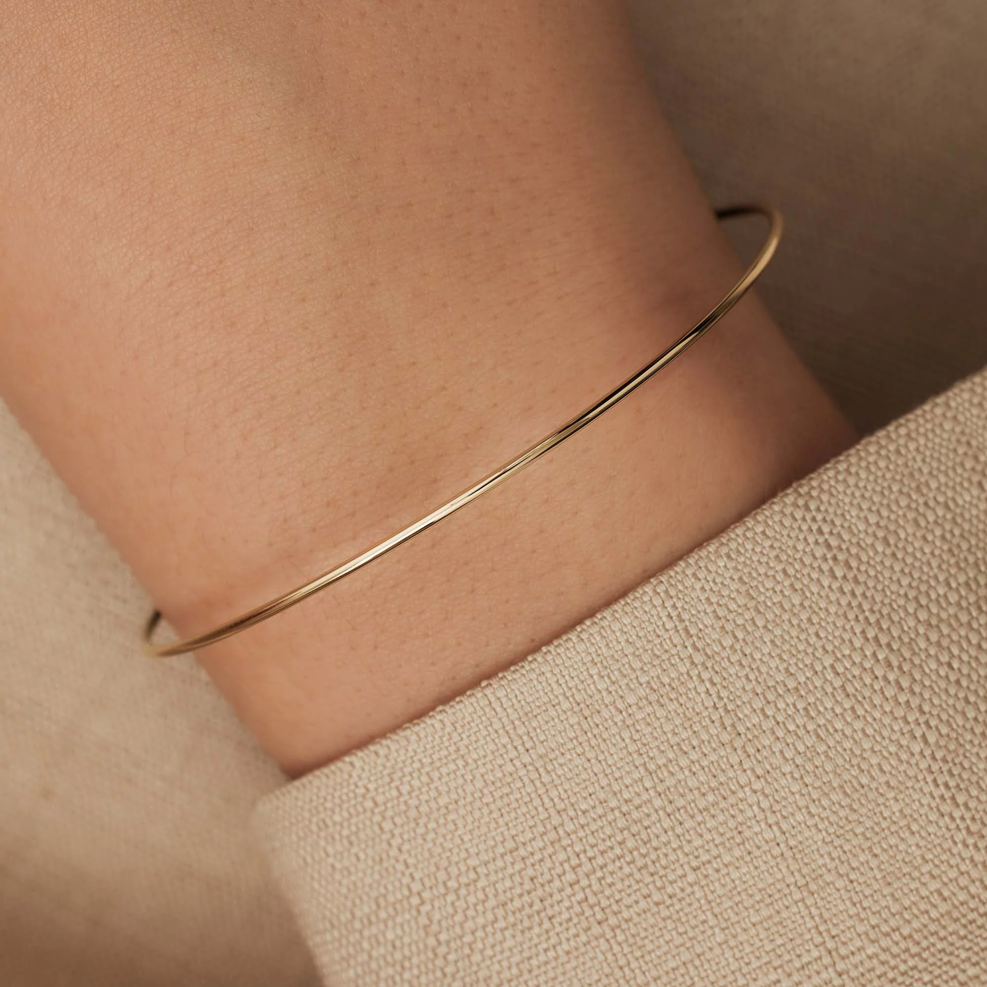 Isabel Bernard Cour d'Honneur Adora 14 Karat | Gold Bangle IB320109 - Image 2