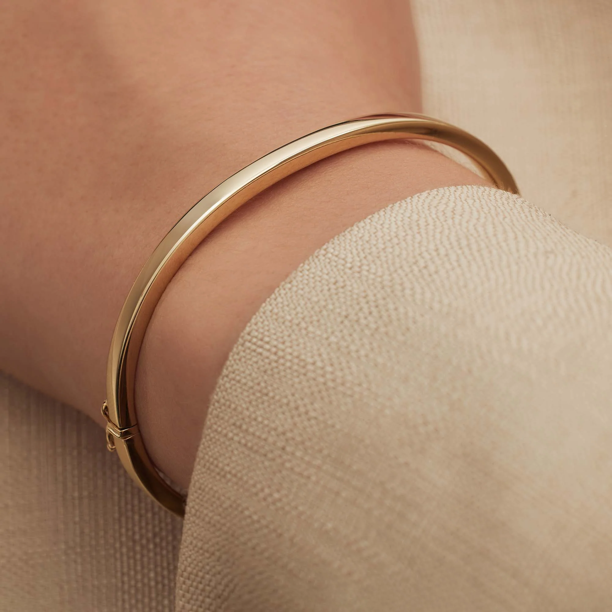 Isabel Bernard Cour d'Honneur Clara 14 Karat | Gold Bangle IB320113-56 - Image 3