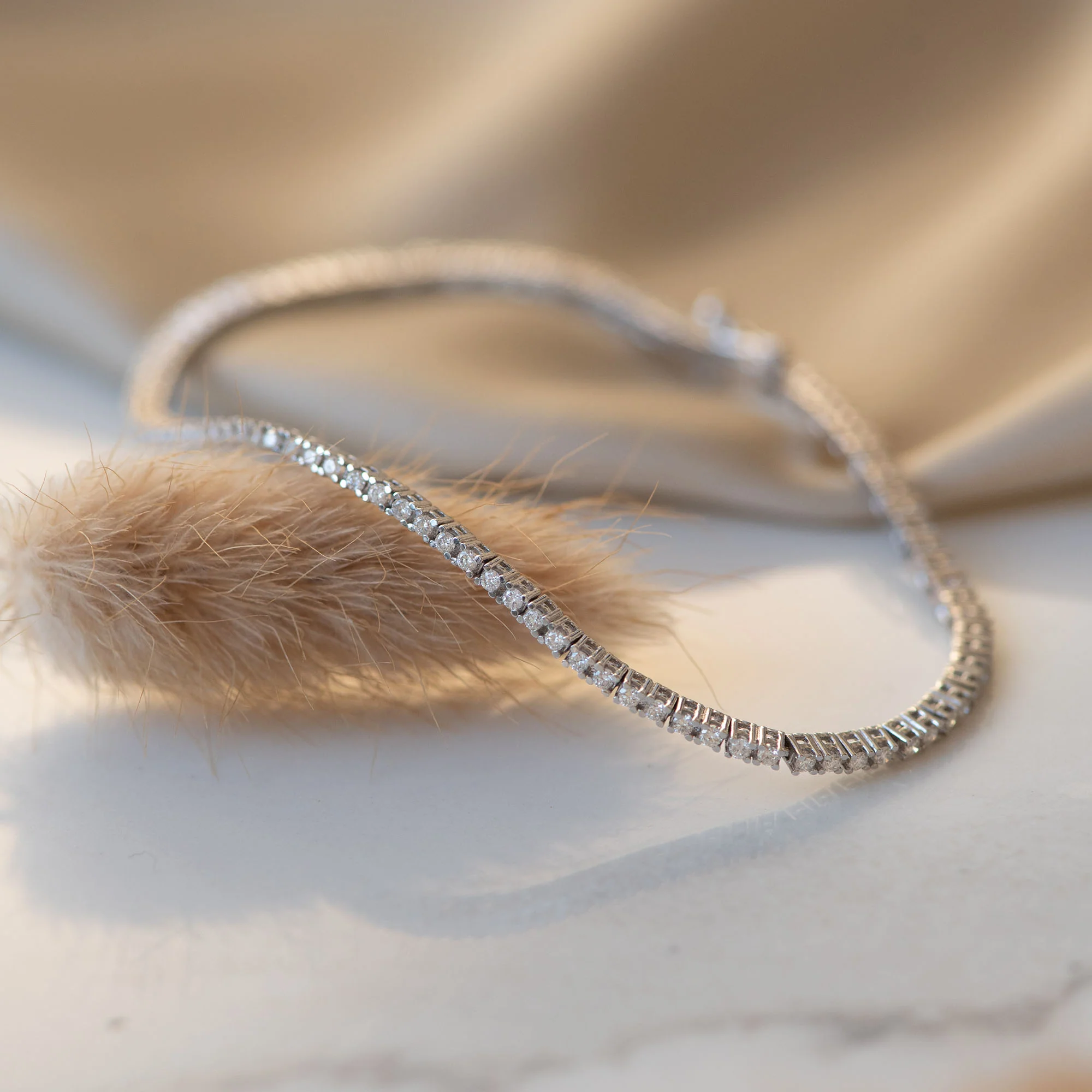 Isabel Bernard De la Paix Madeline 14 Karat | Weißgold Tennis Armband | Diamant 1.08 Karat | IBD320006 - Image 4