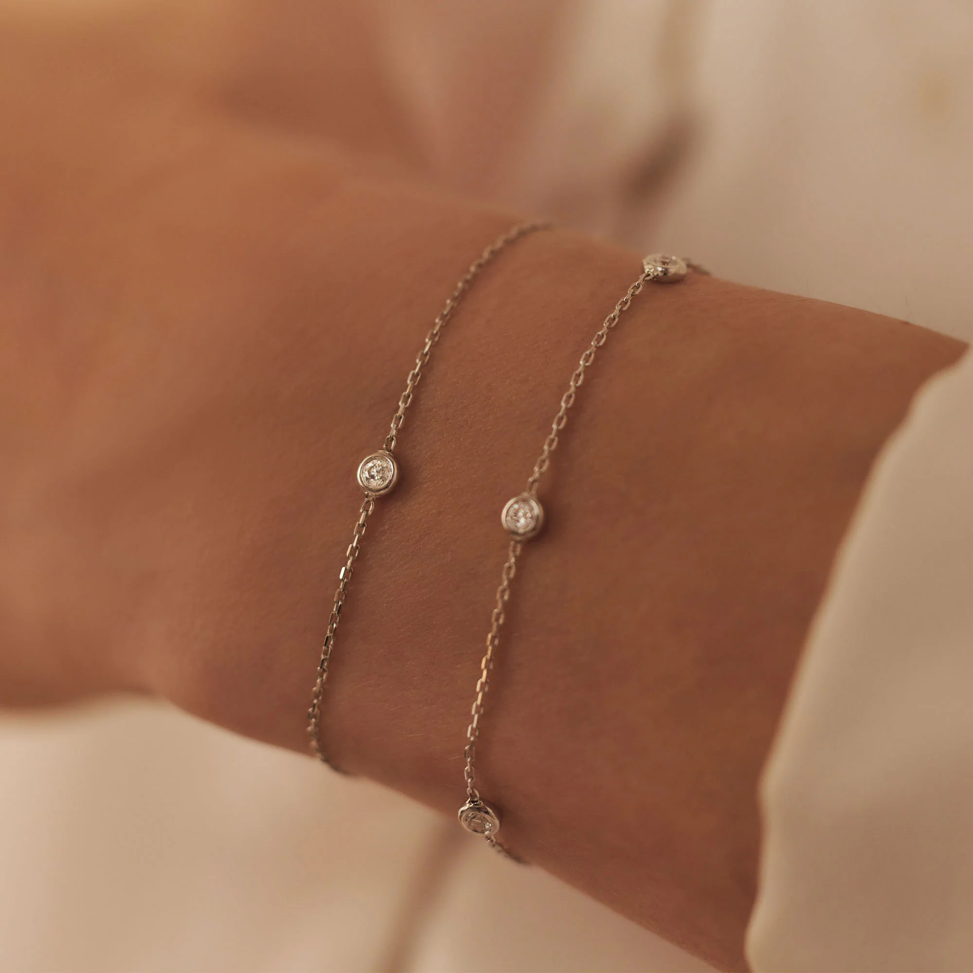 Isabel Bernard De la Paix Alfie 14 Karat | Weißgold Armband | Diamant 0.12 Karat | IBD320003 - Image 3