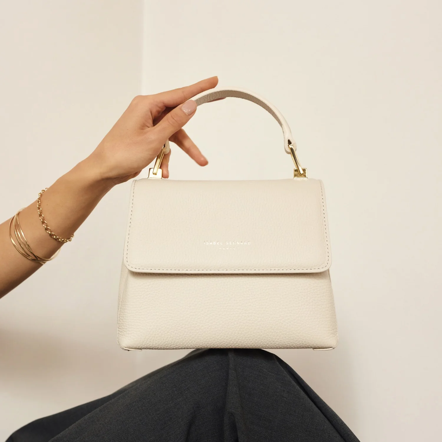 Isabel Bernard Femme Forte Heline Creme Kalbsleder Handtasche IB21027 - Image 4