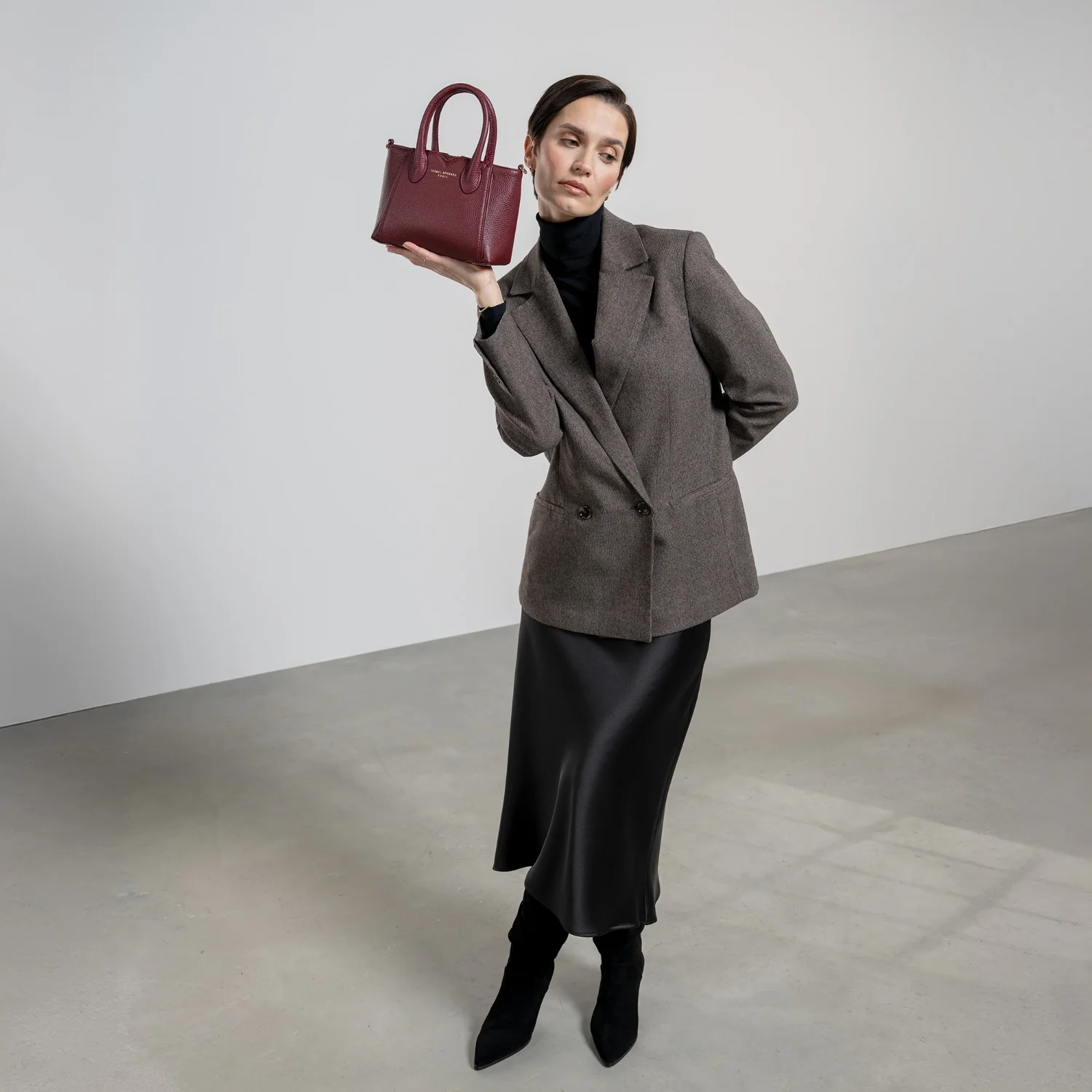 Isabel Bernard Honoré Cloe Mini Bordeaux Kalbsleder Handtasche IB21124-052 - Image 3