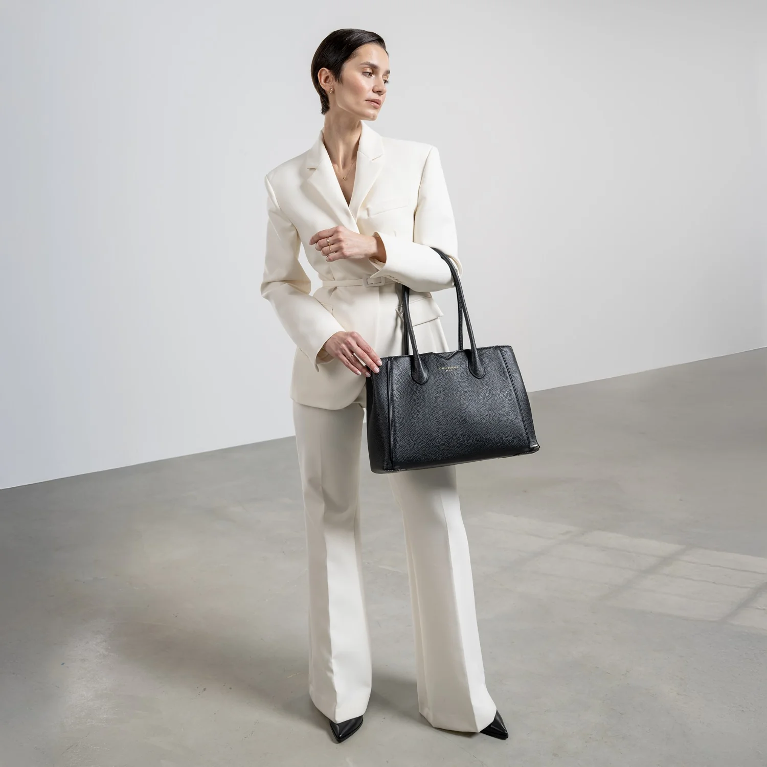 Isabel Bernard Honoré Cloe Schwarze Handtasche IB25001 - Image 3