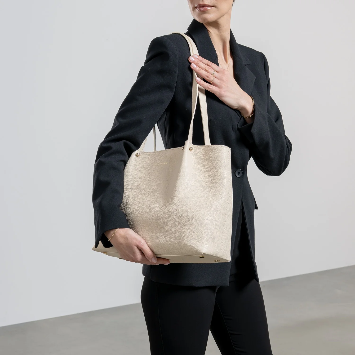 Isabel Bernard Honoré Nata Cremefarbener Leder Shopper aus Kalbsleder IB25086-070 - Image 2