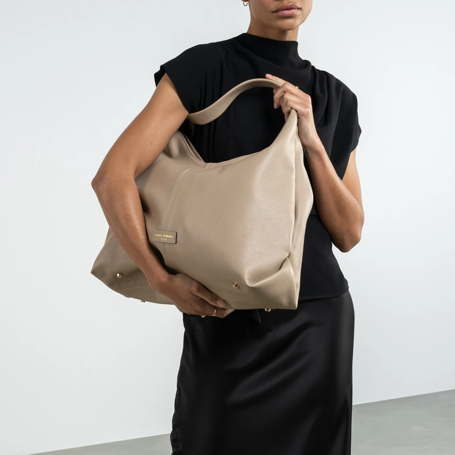 Isabel Bernard Honoré Grace taupefarbene Leder-Schultertasche aus Kalbsleder IB25093-078 - Image 3