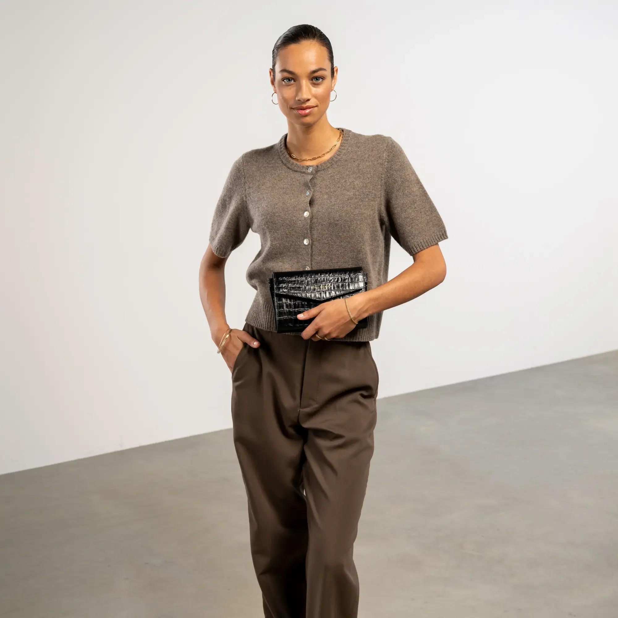 Isabel Bernard Honoré Lina Croco Schwarze Clutch Mit Abnehmbarer Schulterkette IB21135-201 - Image 2