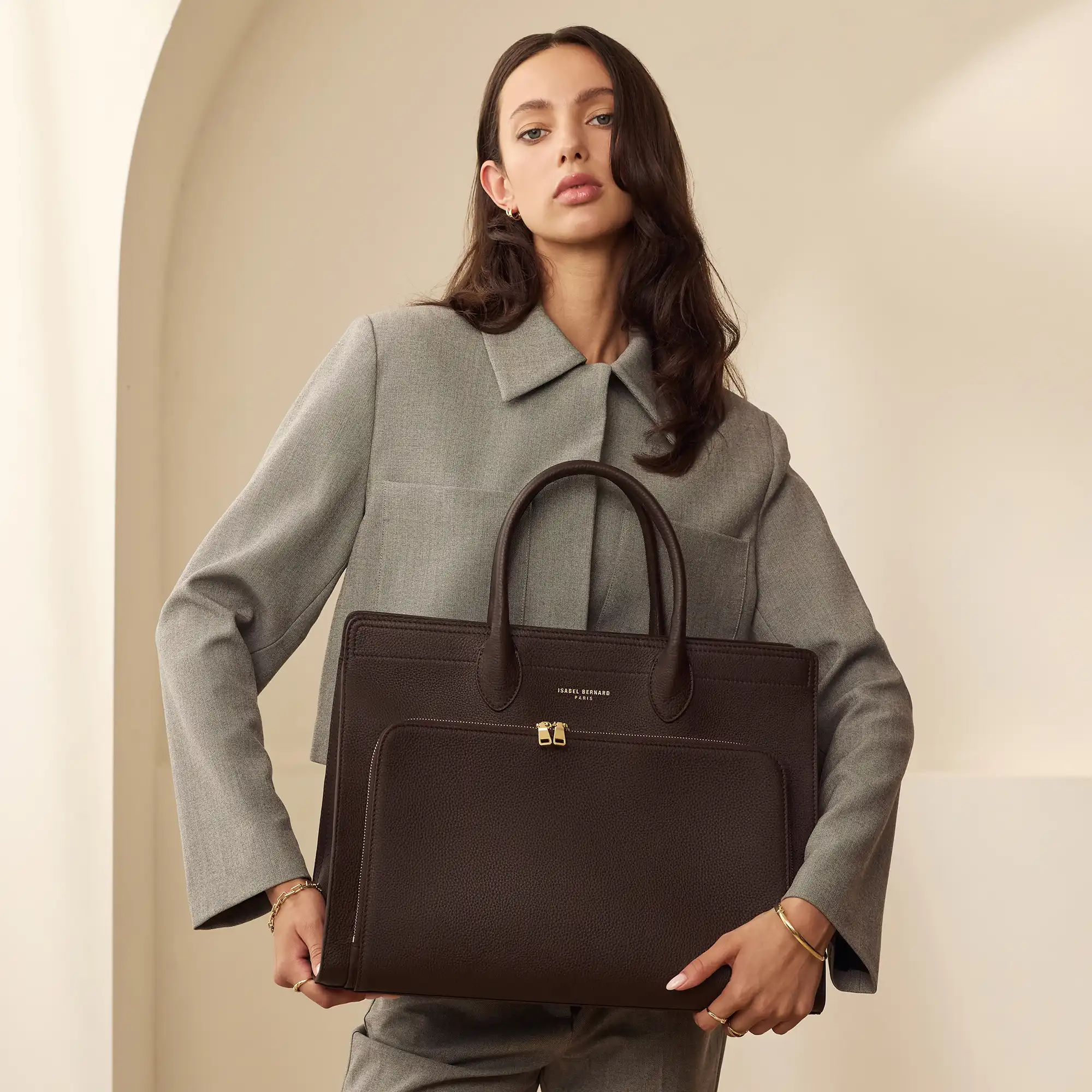 Isabel Bernard Honoré Nadine braune Kalbsleder Handtasche mit Laptopfach IB25087 - Image 2