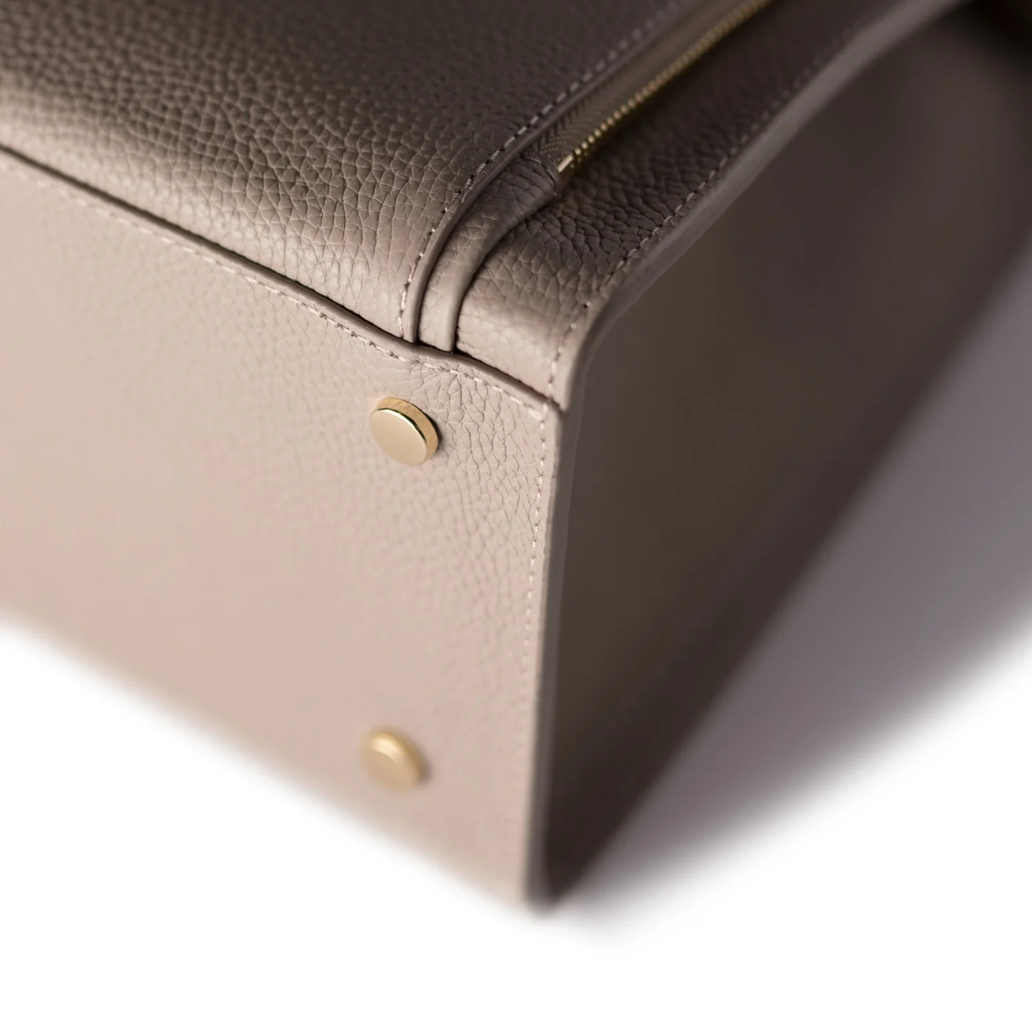 Isabel Bernard Honoré Nadine taupefarbene Handtasche aus Kalbsleder mit 13-Zoll-Laptopfach IB25110-078-13 - Image 8