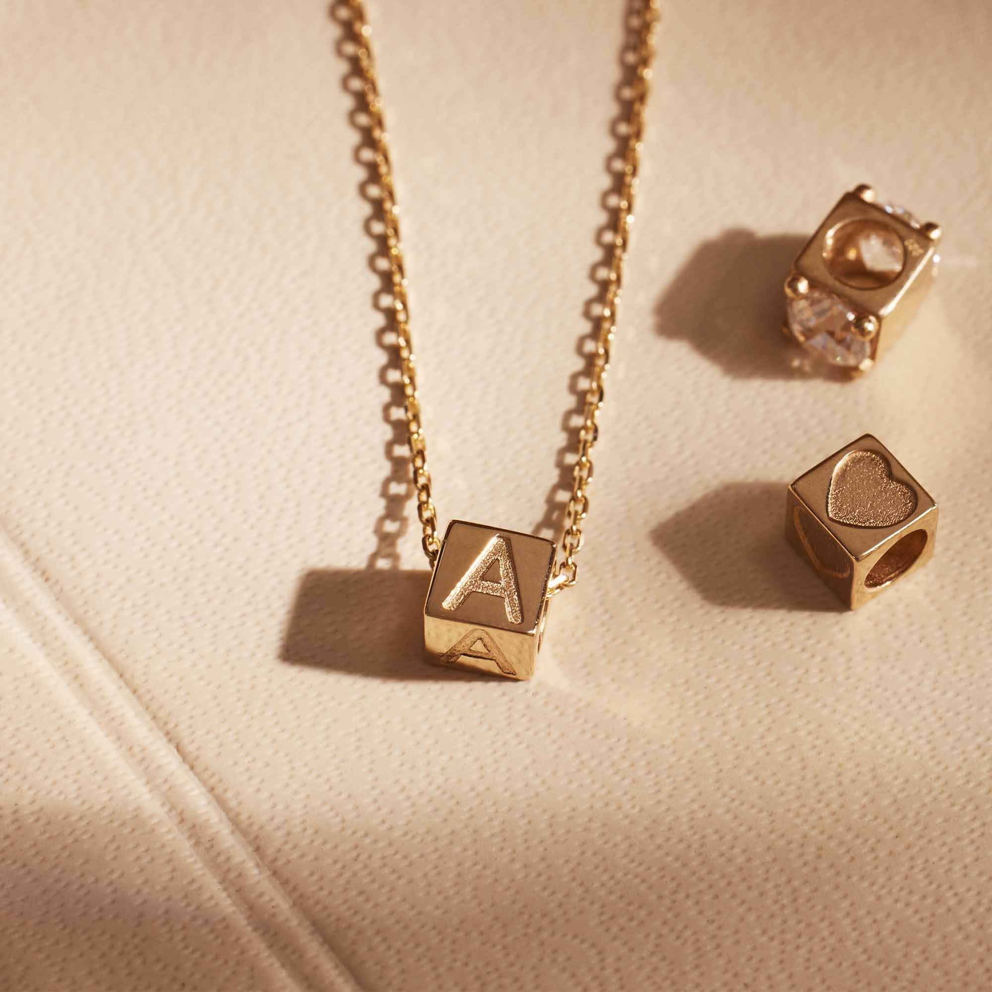 Isabel Bernard Le Carré Felie 14 Karat | Gold Kubus Charm Heart IB350044 - Image 4