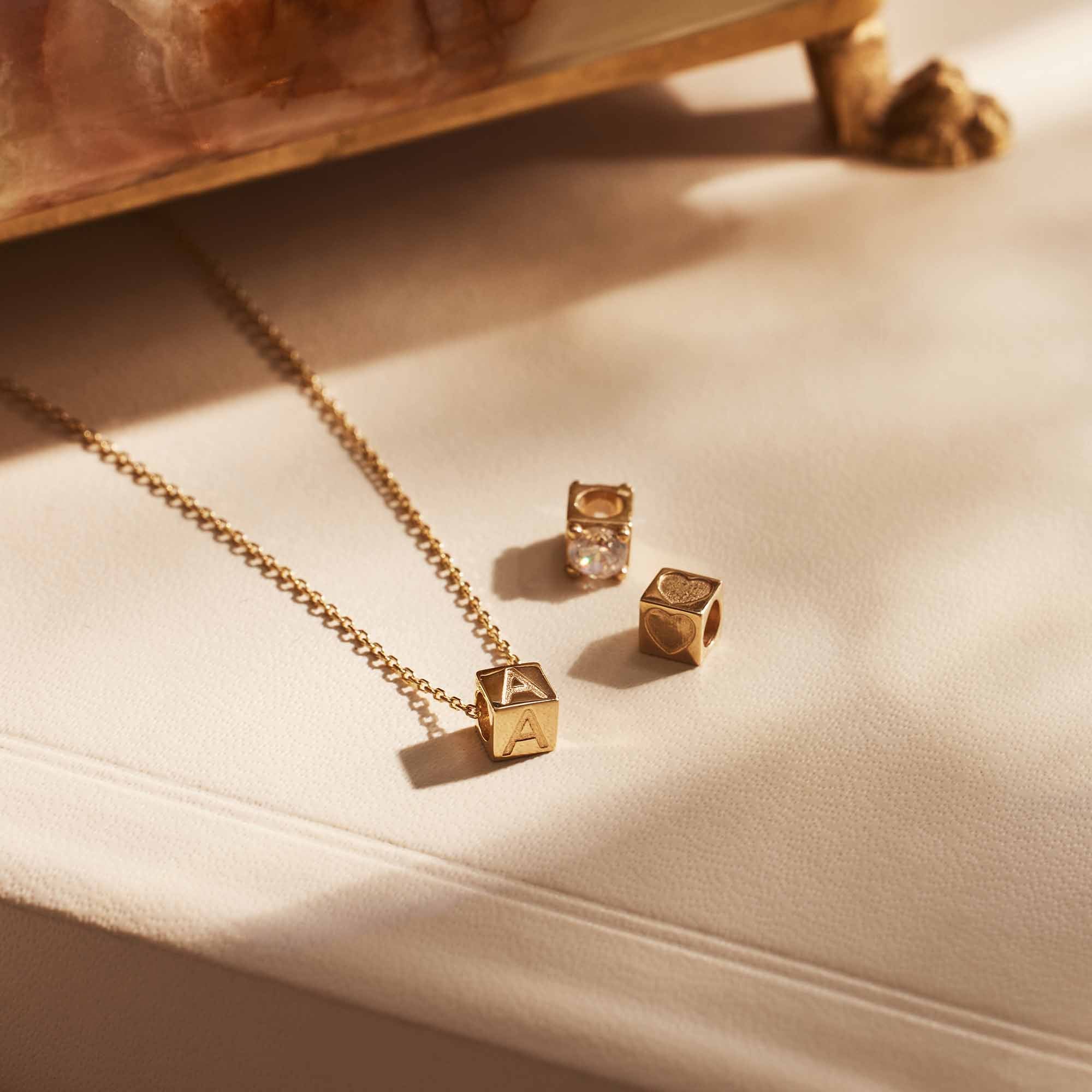Isabel Bernard Le Carré Felie 14 Karat | Gold Kubus Charm Heart IB350044 - Image 5