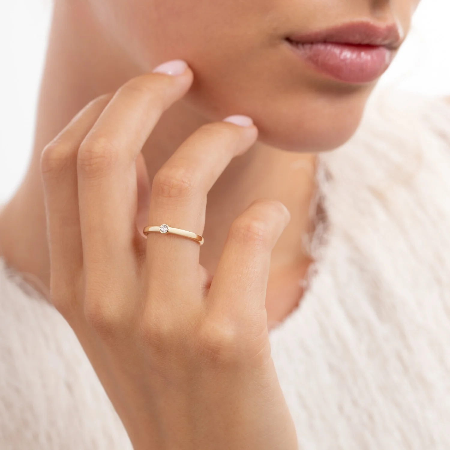 Isabel Bernard Rivoli Josie 14 Karat Gold Stapelring mit Zirkonia-Stein IB330112-48 - Image 2