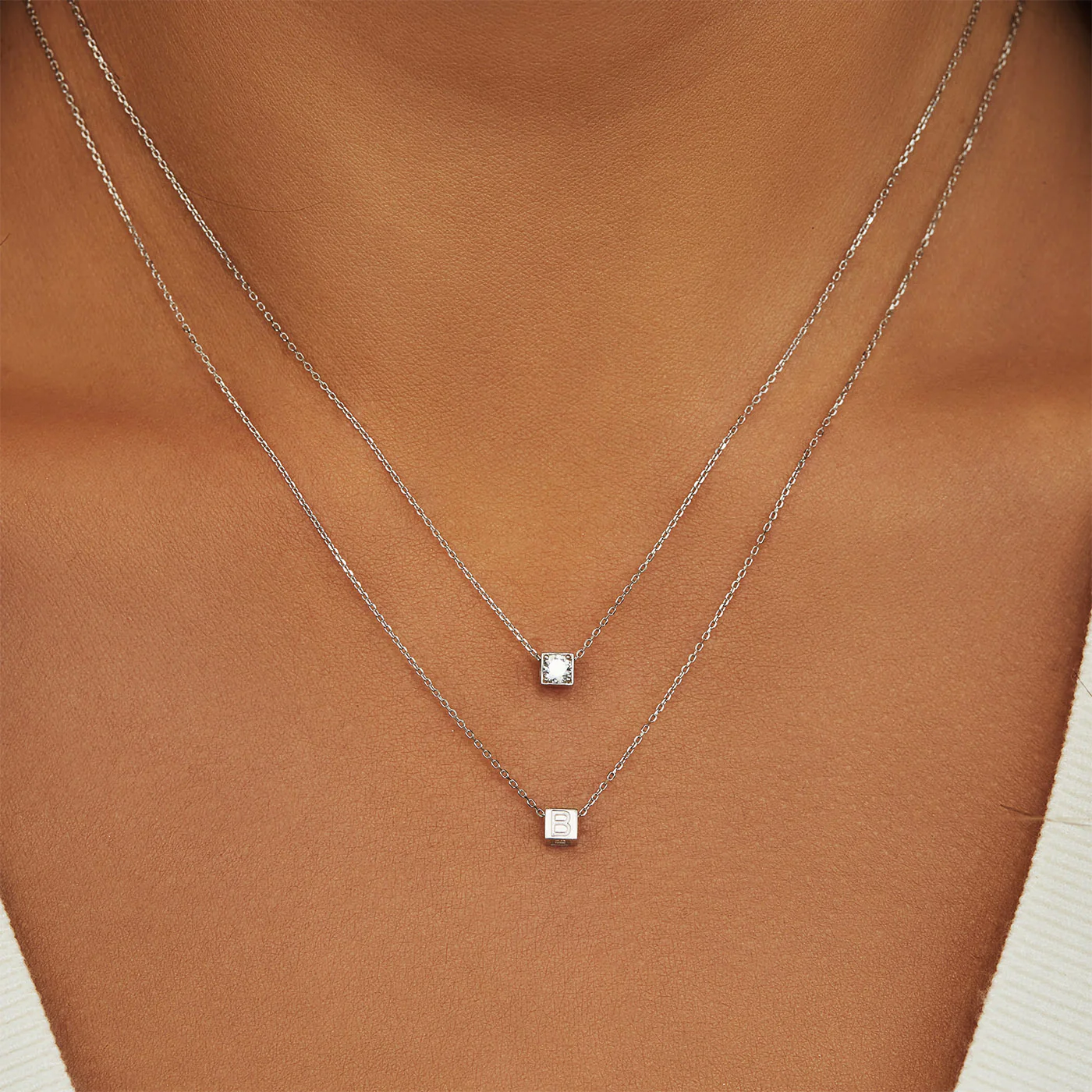 Isabel Bernard Saint Germain Felie 14 Karat | Weißgold Kubus Charm IB350051 - Image 2