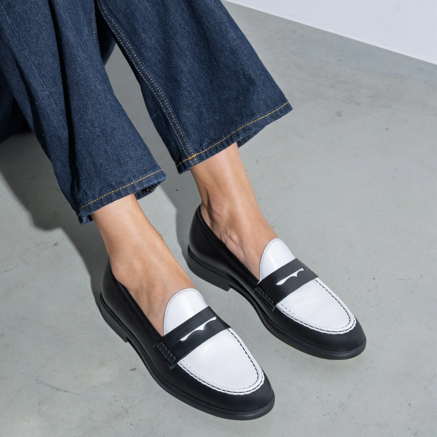 Vendôme Blandine Schwarz und Weiß Kalbsleder Loafers IB51015-10176-37 - Image 2