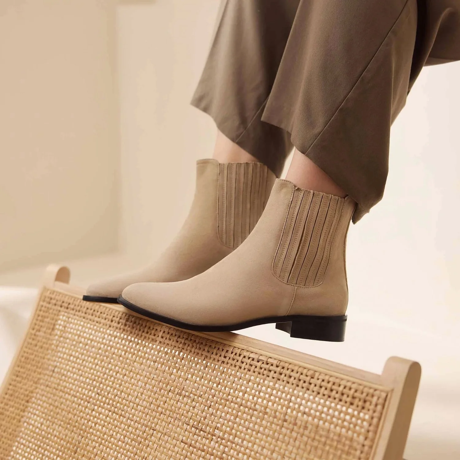 Isabel Bernard Vendôme Chey Beige Suede Chelsea Stiefel IB53000SS-174-37 - Image 2