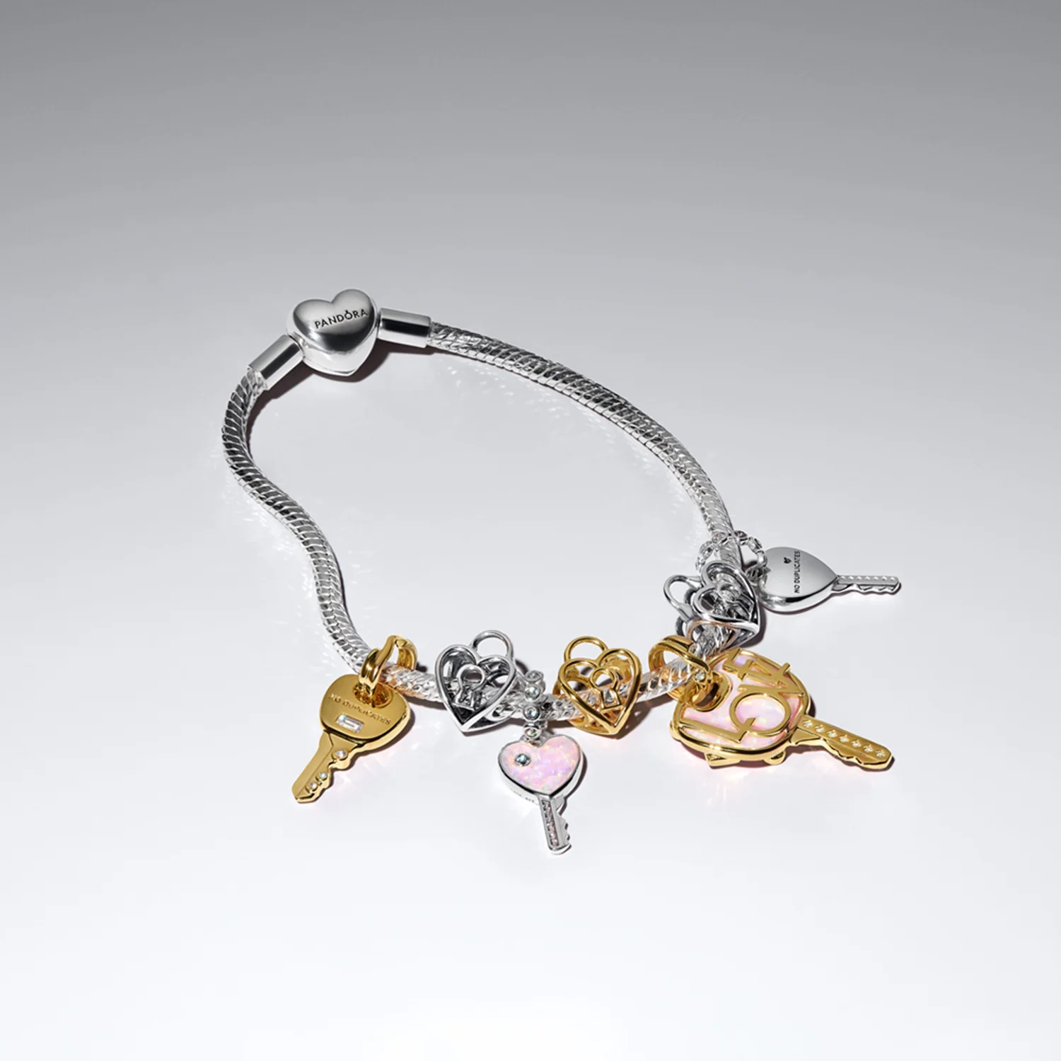 Pandora Moments Gold Plated Openwork Heart Padlock Charm 764358C00 - Image 3