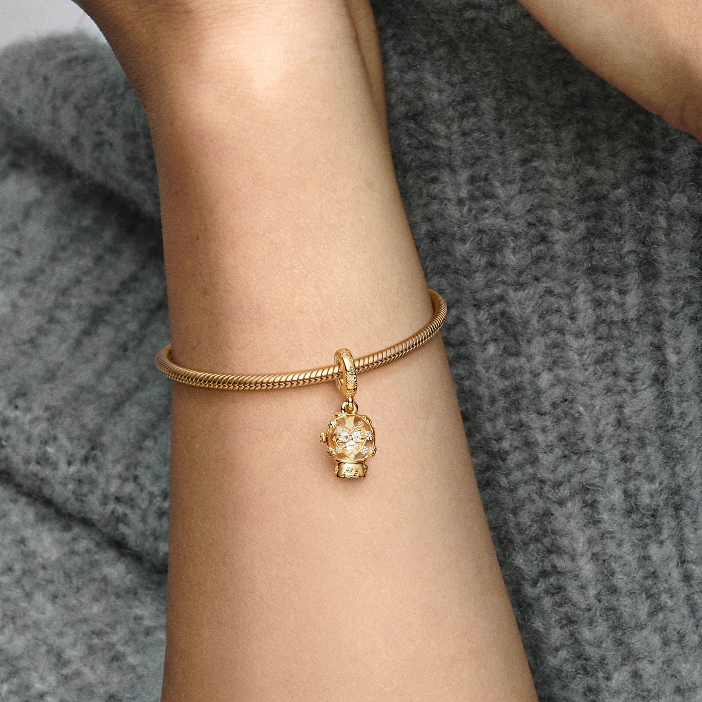 Pandora Moments Goldfarbene Charm 762825C01 mit 585er Golden Plattierung - Image 3