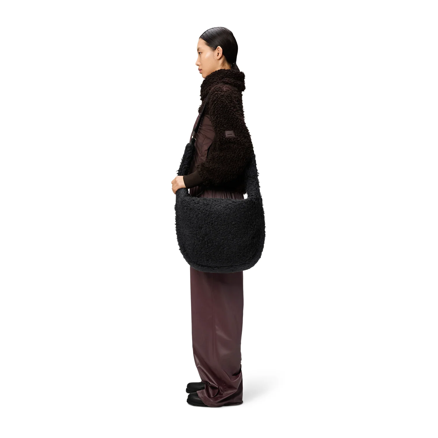 Rains Valera Black Vision Schultertasche Groß R13210-01 - Image 2
