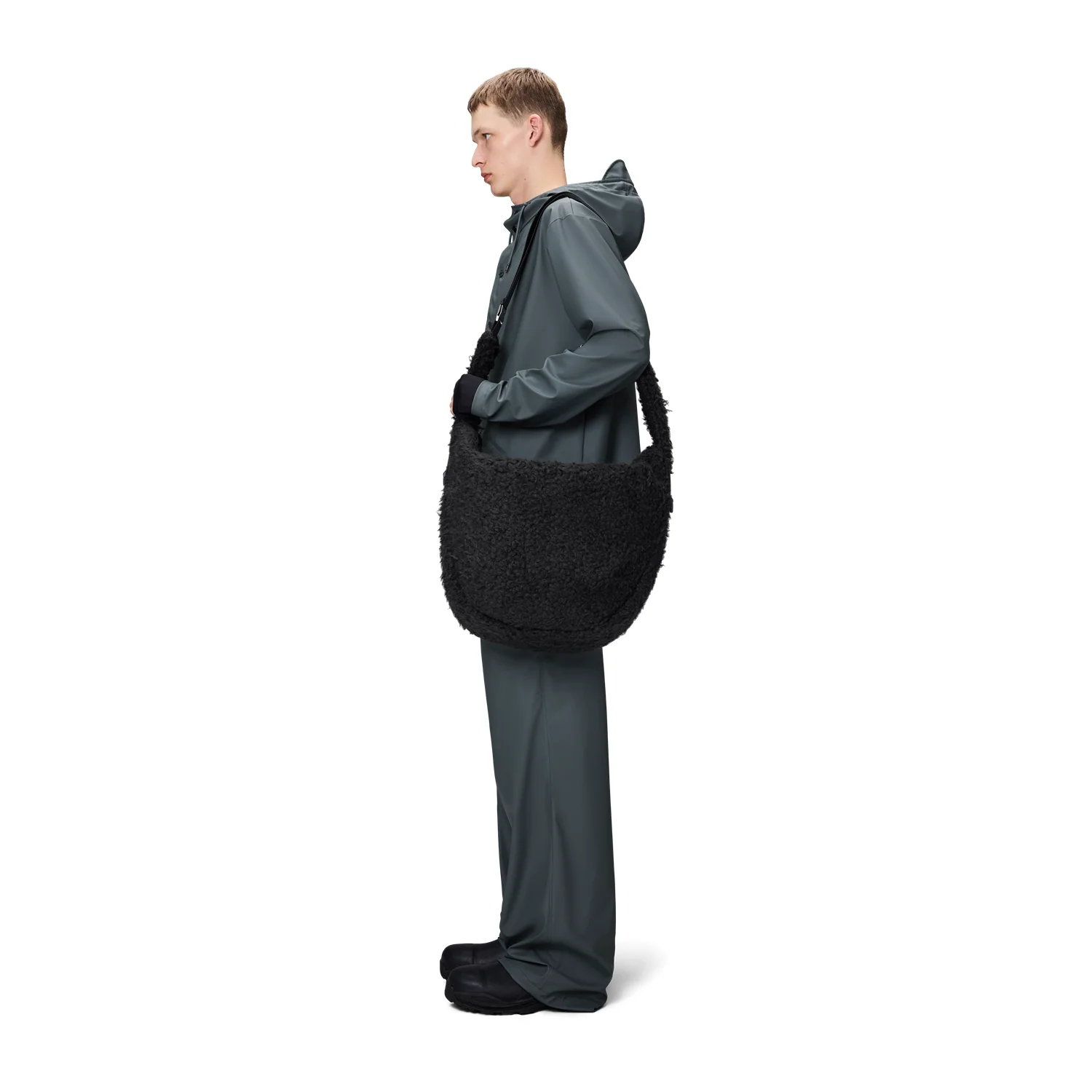Rains Valera Black Vision Schultertasche Groß R13210-01 - Image 3