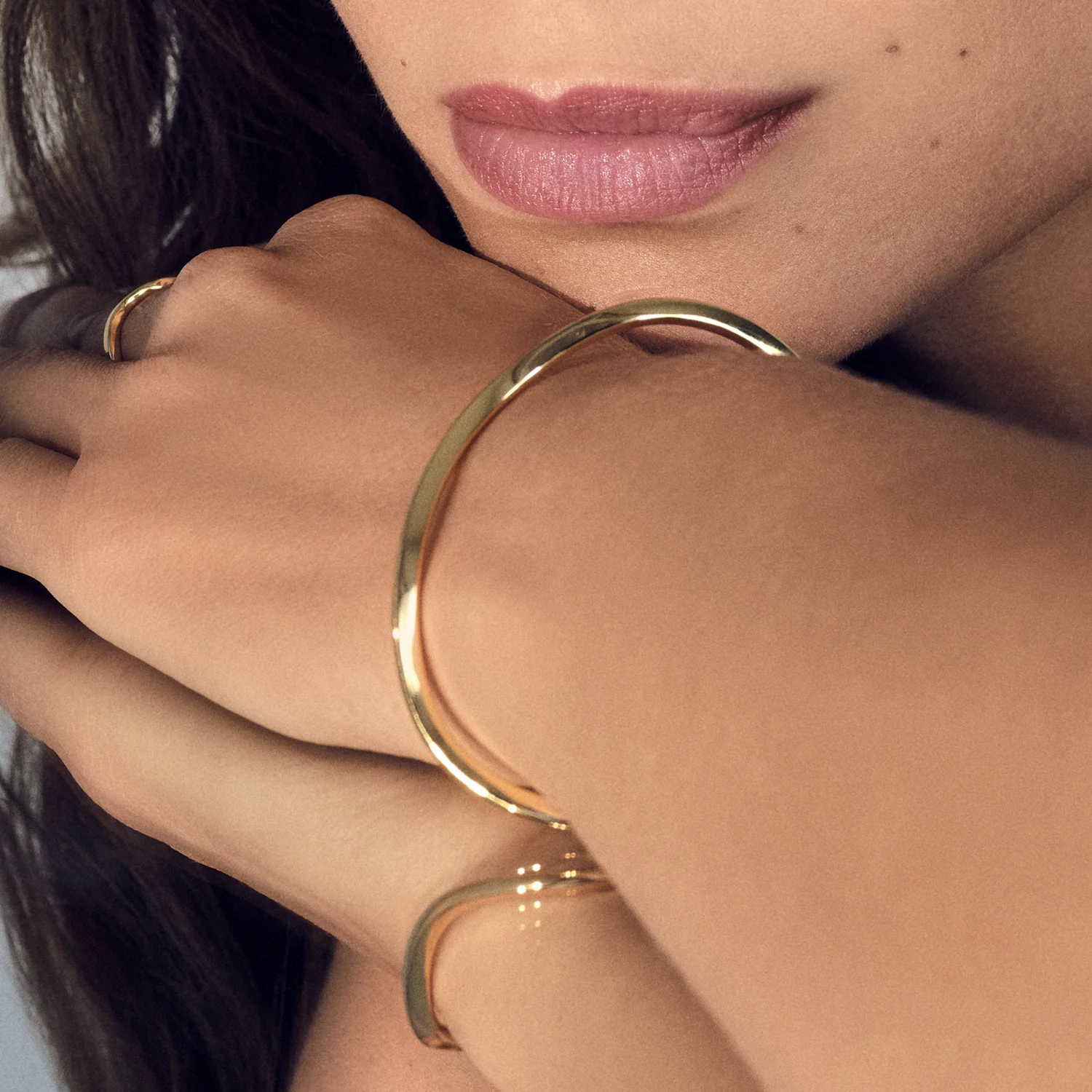 Sif Jakobs Ellera Waves Pianura Bangle Vergoldetes Armband SJ-BG3879-YG - Image 4