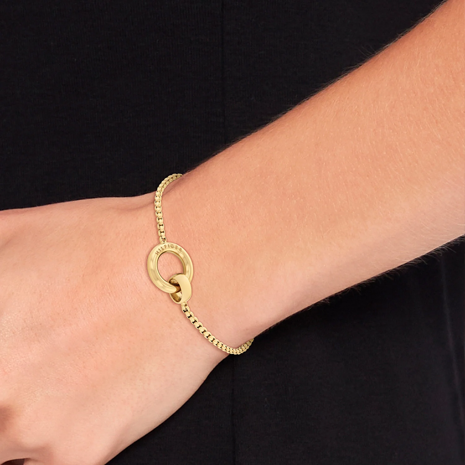 Tommy Hilfiger Circles Goldfarbenes Armband TJ2780947 - Image 2